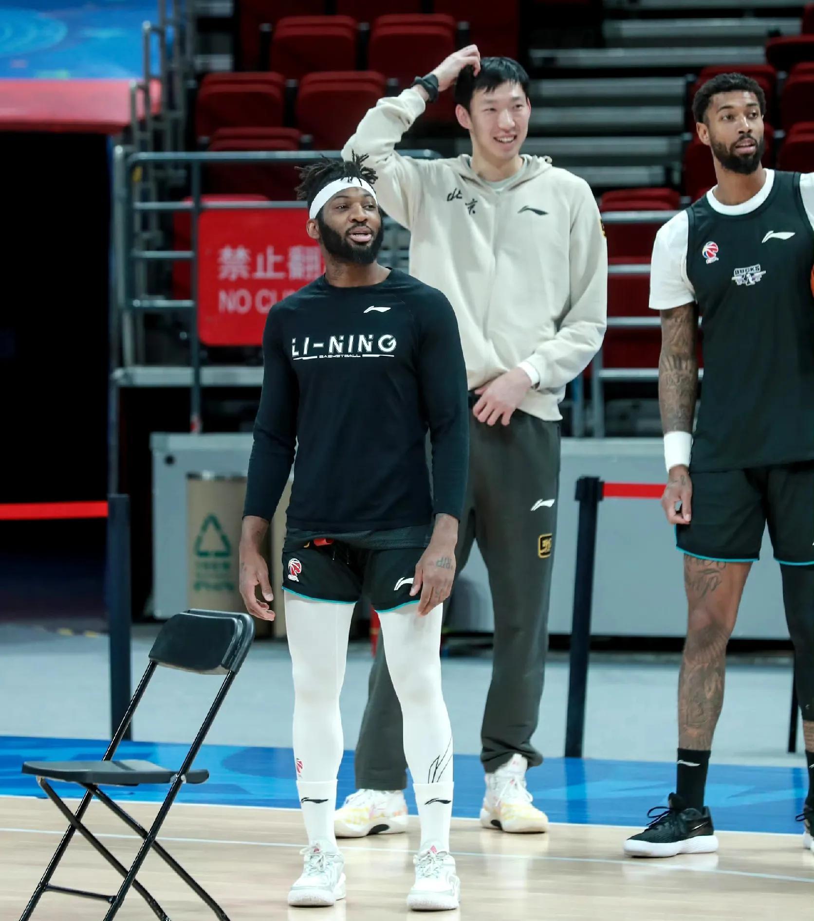 北京首钢发布备战花絮；赛后绝杀压哨；欧篮联任务艰巨；轮换策略成焦点(罗斯压哨绝杀)