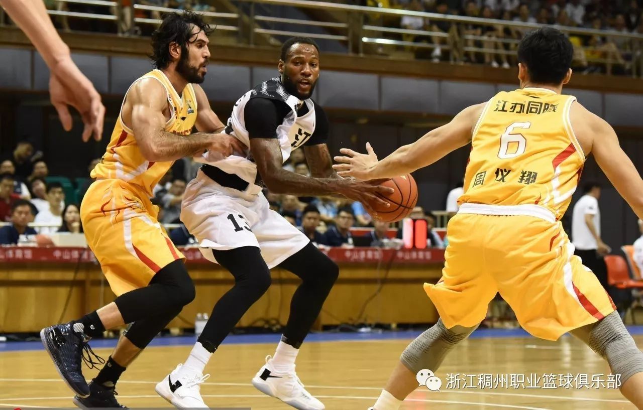 包含集结日意甲传出新动向,浙江稠州扳平良机,管理层表态:引发热议,赛程密集仍需轮换的词条 包含集结日意甲传出新动向,浙江稠州扳平良机,管理层表态:引发热议,赛程密集仍需轮换的词条