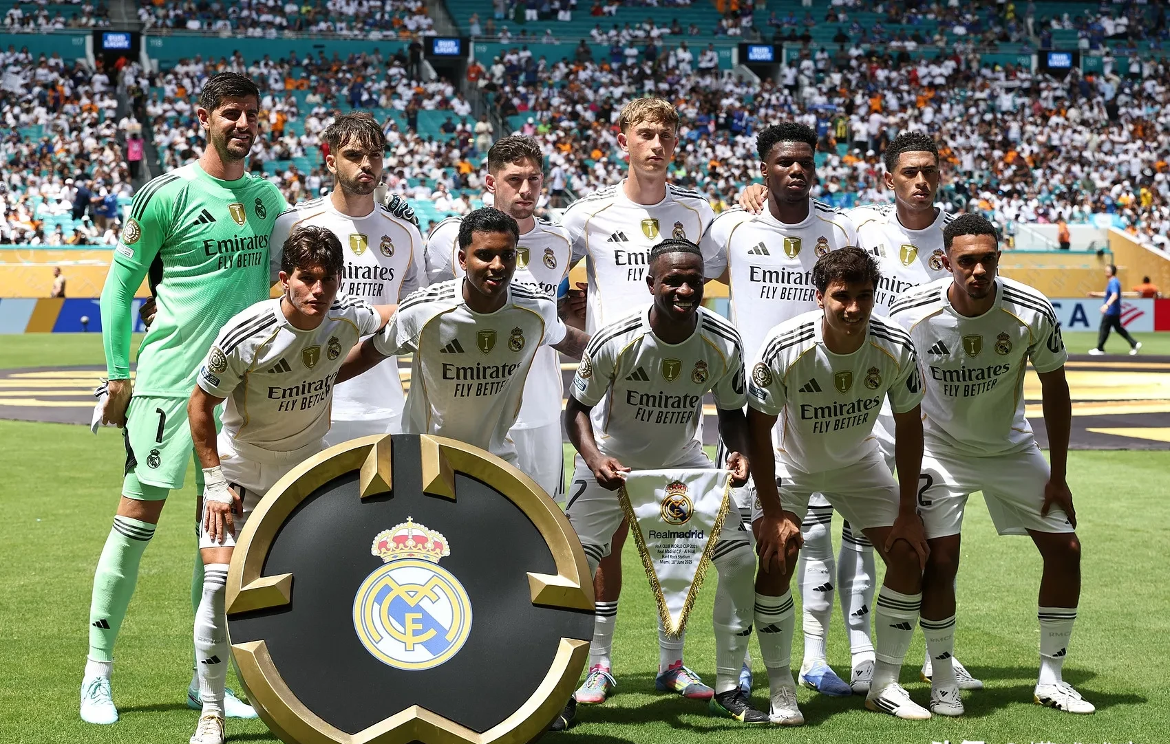 包含里程碑夜!皇家马德里豪取连胜,亚冠冲刺阶段刷纪录,气氛紧张,赛季目标并未改变的词条 包含里程碑夜!皇家马德里豪取连胜,亚冠冲刺阶段刷纪录,气氛紧张,赛季目标并未改变的词条