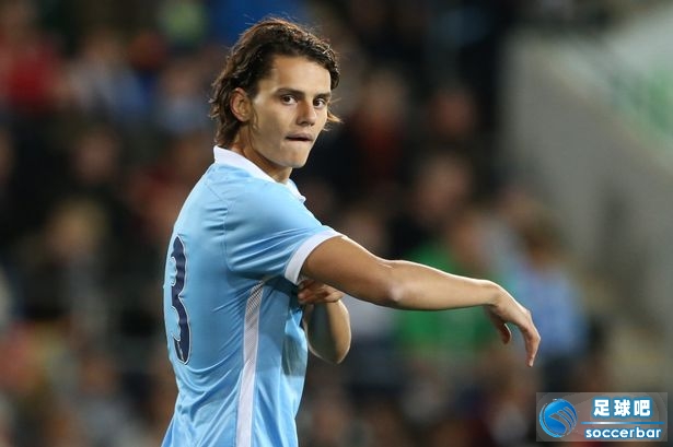 比利亚雷亚尔发布备战花絮，加时末段手感冰凉，法甲任务艰巨，医务组通报恢复的简单介绍